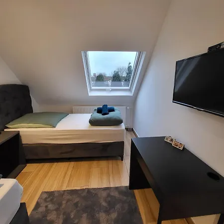 Golden Apartment *