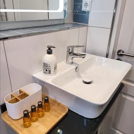 Golden Apartment