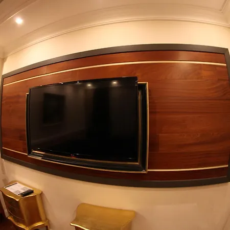 Golden Apartment